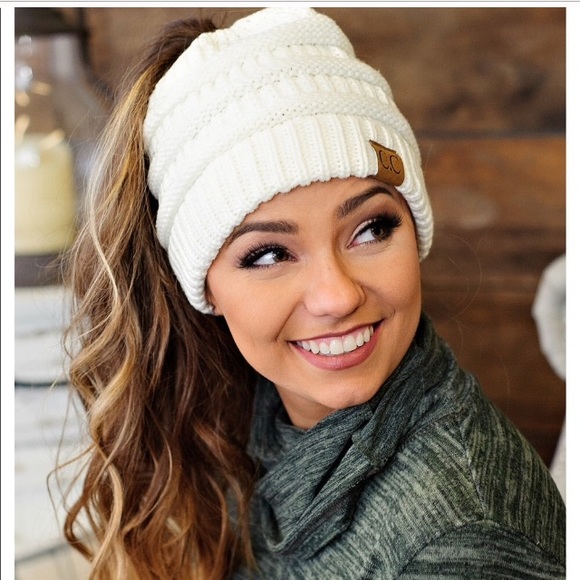 🆑 CC” PONYTAIL Beanies! - Picture 3 of 6